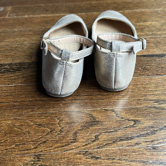 Gold ankle strap flats - Picture 3 of 6